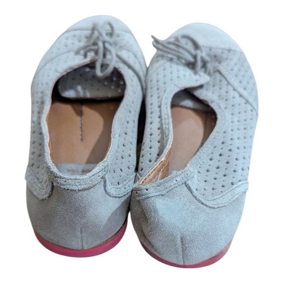 Dolce Vita Women's Beige Perforated Suede Oxford Shoes Size 8.5 - Picture 3 of 6